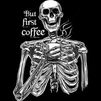 Ноќта на вештерките скелет пиење кафе. Но прво кафе Јуниори Темносина Графичка Маичка-Дизајн Од Луѓе Л